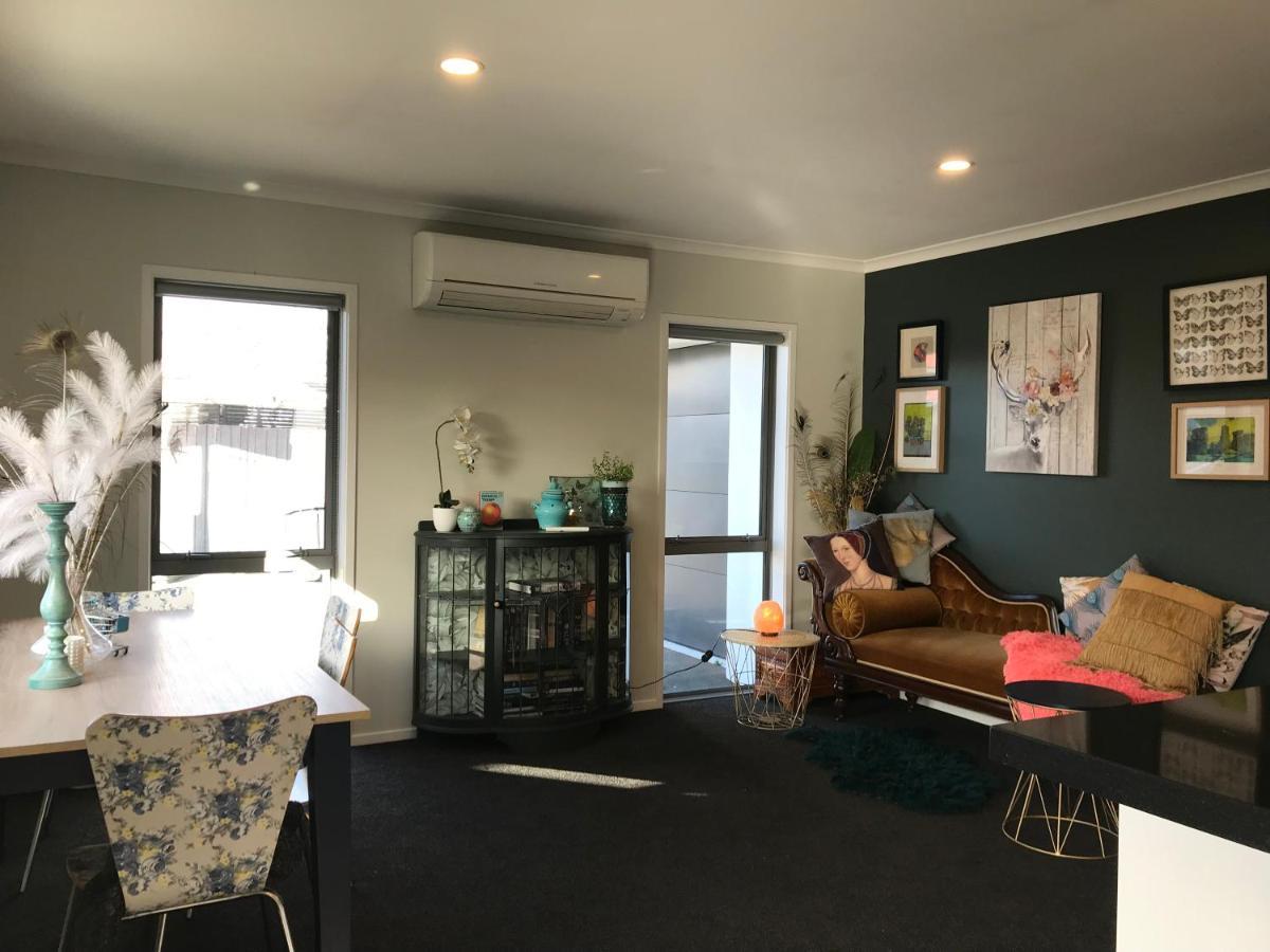 A Little Bit Beachy Modern Guest Room And Private Toilet Christchurch Exteriör bild