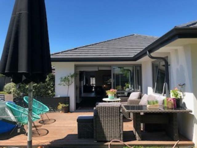 A Little Bit Beachy Modern Guest Room And Private Toilet Christchurch Exteriör bild