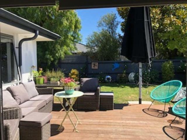 A Little Bit Beachy Modern Guest Room And Private Toilet Christchurch Exteriör bild